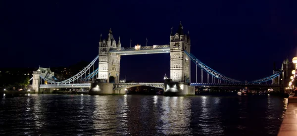 Londen. Tower bridge. — Stockfoto