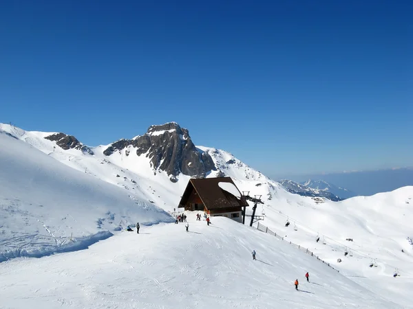 Svájci Alpokban a síelés — Stock Fotó