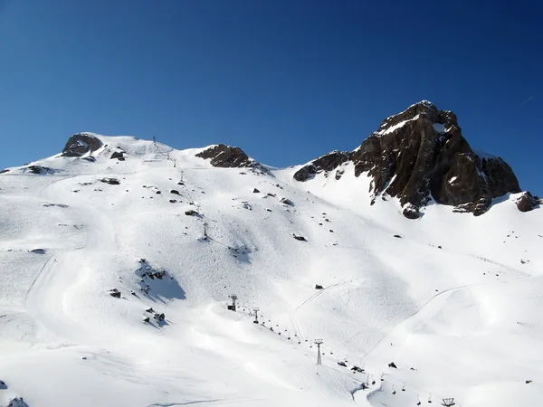 Sciare sulle Alpi svizzere — Foto Stock