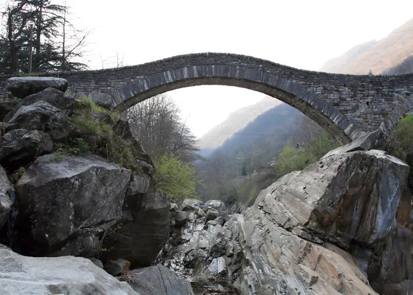Starożytny Most łukowy — Zdjęcie stockowe