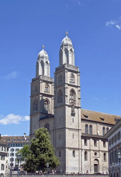 Grossmunster słynnego kościoła w Zurychu — Zdjęcie stockowe