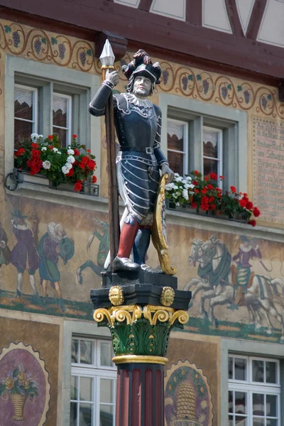 Рыцарская статуя — стоковое фото