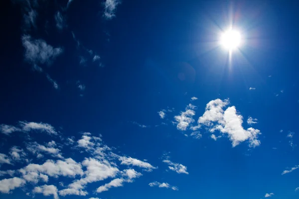 Солнце на небе — стоковое фото