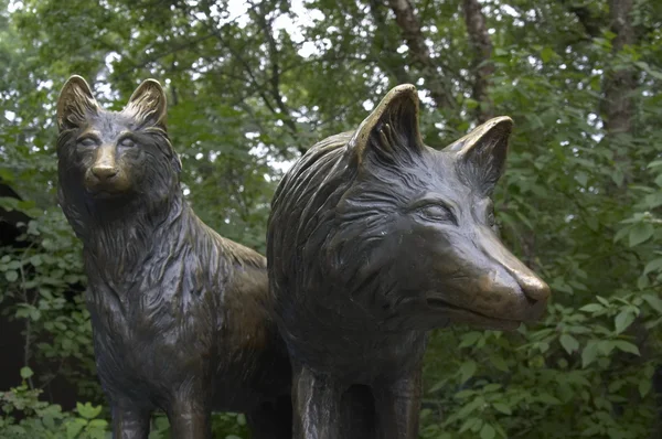 Sculptuur van wolven Stockafbeelding