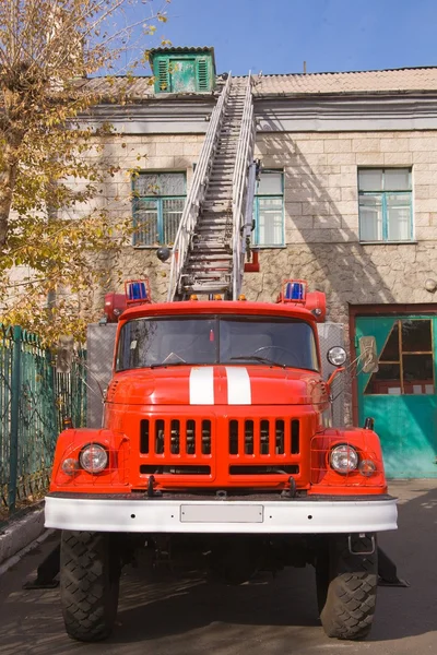 RED FIRE ENGINE ZIL — Stock Photo, Image