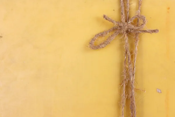 Over me için sarı kahverengi hediye şerit — Stok fotoğraf