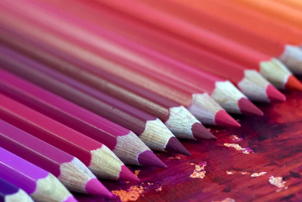 Mnoho barevné tužky — Stock fotografie