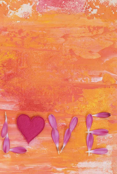 Ordet kärlek med kronblad — Stockfoto