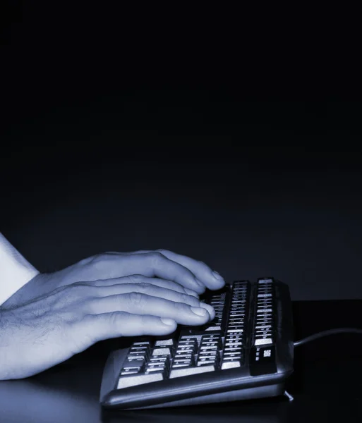 Hands above the keyboard — Stock Photo, Image