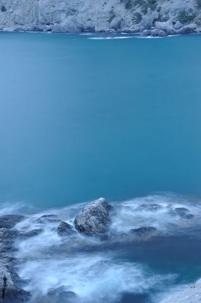 Das Meer und die Berge — Stockfoto