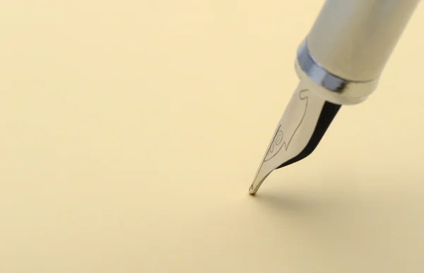 Silver fountain pen closeup — Stock Photo, Image