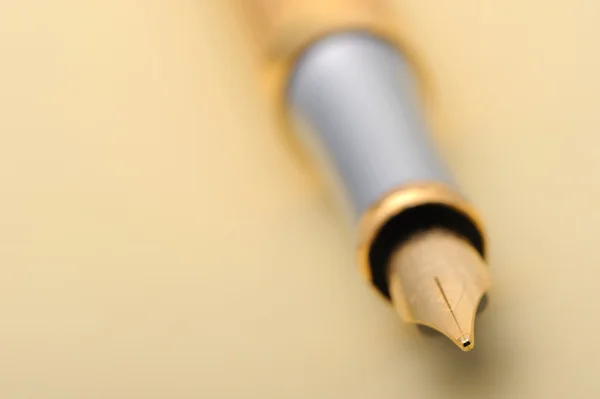 Penna stilografica oro primo piano — Foto Stock