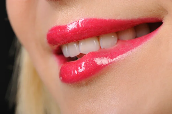 Los labios femeninos —  Fotos de Stock
