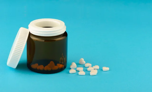 Tabletten in de vorm van hart — Stockfoto