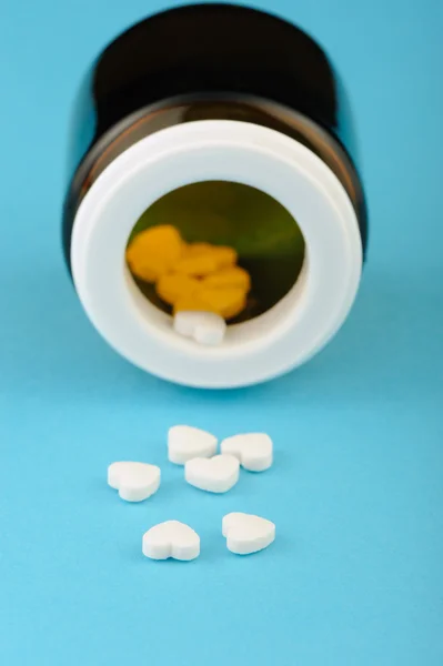 Tabletten in Herzform — Stockfoto