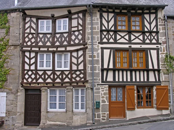 Moncontour，木结构的房子法国 — 图库照片