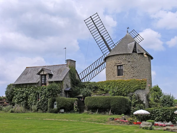 Moinho de vento, Mont-Dol, Bretanha, França — Fotografia de Stock