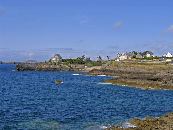 Hus vid havet, Rothéneuf, Brittany — Stockfoto