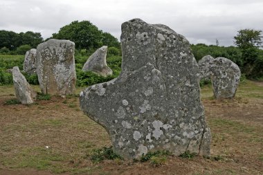 erdeven, brittany yakınındaki megalit mezarları