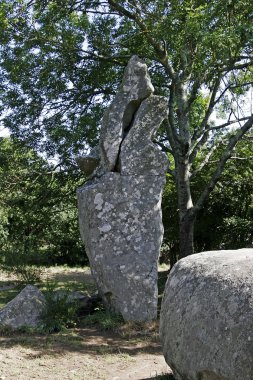 erdeven, brittany yakınındaki megalit mezarları