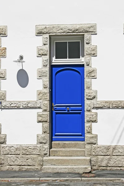 Blue door in Brittany, France — Stock Photo, Image