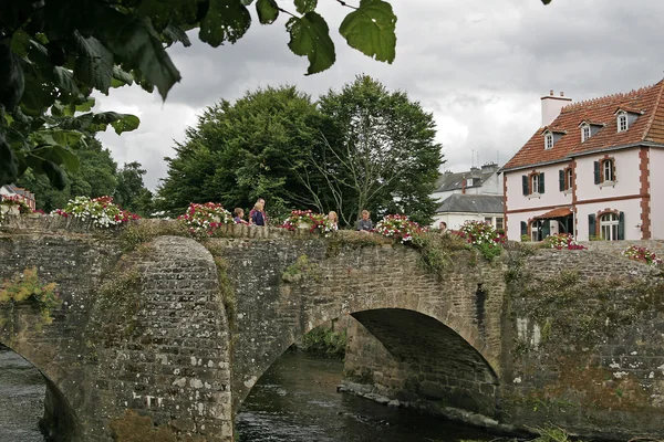 Quimperle, Puente viejo, Bretaña, Francia —  Fotos de Stock