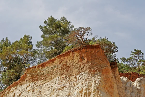 Ockerfarbene Felsen, Provence, Südfrankreich — Stockfoto