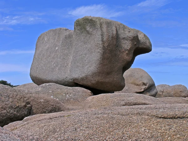 Rocce di granito vicino Ploumanach, Bretagna — Foto Stock