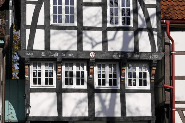 悪いエッセンで素敵な木骨造りの家ドイツ語 — ストック写真