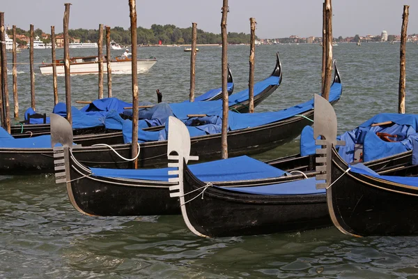 吊船停泊在威尼斯，意大利，欧洲 — 图库照片