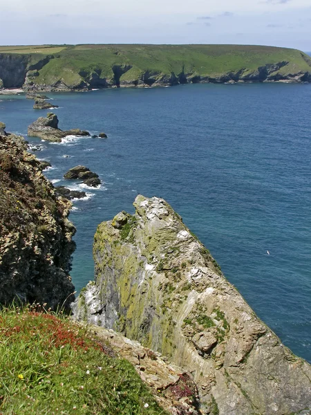 Hell 's Mouth, North Cornish Coast — стоковое фото