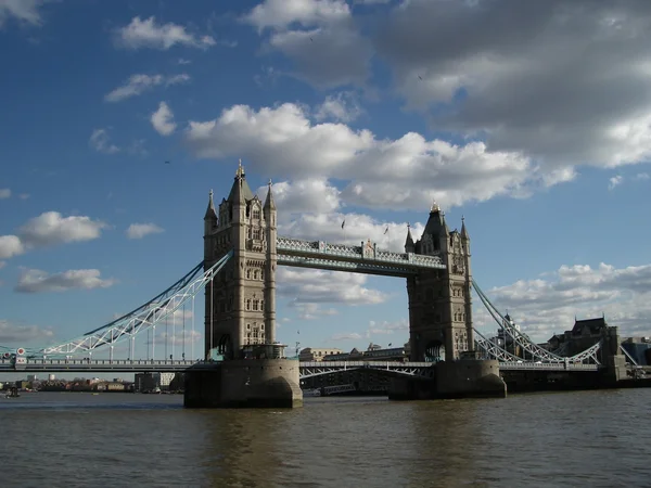 Tower Bridge, London, Großbritannien. — Stockfoto