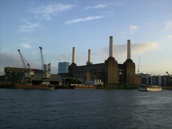 バタシー発電所、ロンドン、英国 — ストック写真