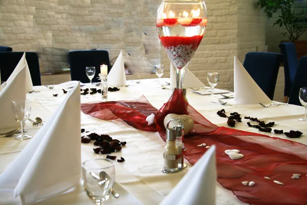 Tavolo in un ristorante — Foto Stock