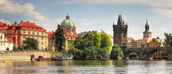 Vista panorâmica da parte antiga de Praga .. Fotos De Bancos De Imagens