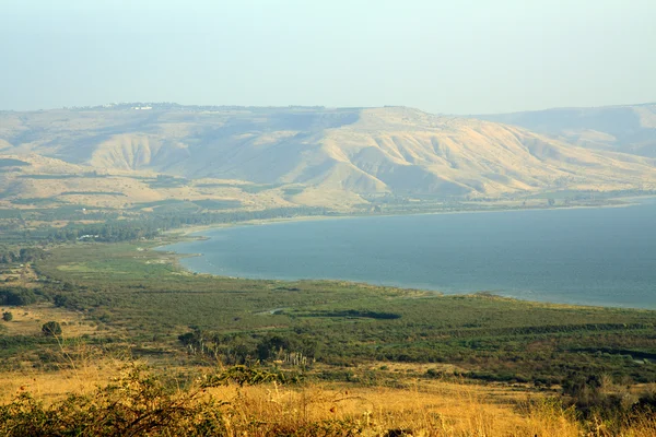 Jezioro i góry Obraz Stockowy