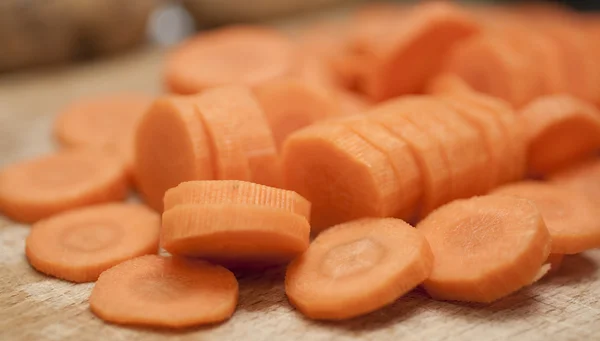 Cortar zanahorias Imagen De Stock