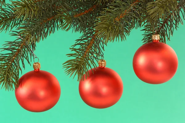 赤いクリスマス ボール — ストック写真