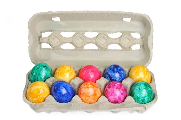 Цветные окрашенные пасхальные яйца — стоковое фото