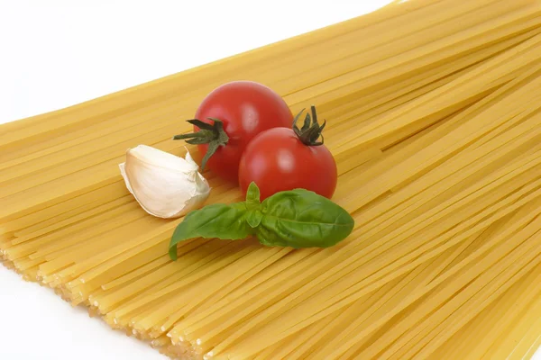 Espaguetis crudos —  Fotos de Stock
