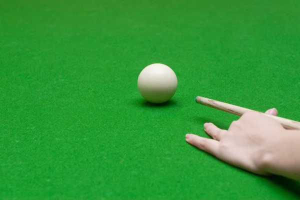 Ready to hit white ball with cue — Stock Photo, Image