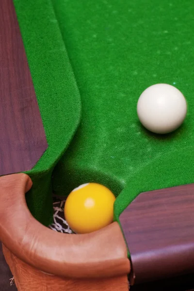 Scoring a ball in pool — Stock Photo, Image