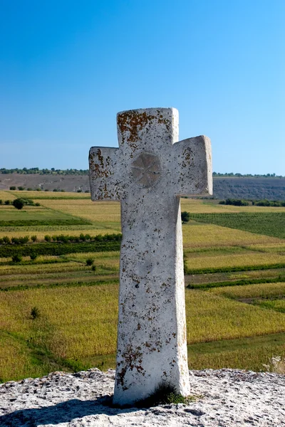 古いキリスト教の石造りの十字 — ストック写真