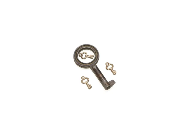 Quattro antiche chiavi arrugginite — Foto Stock
