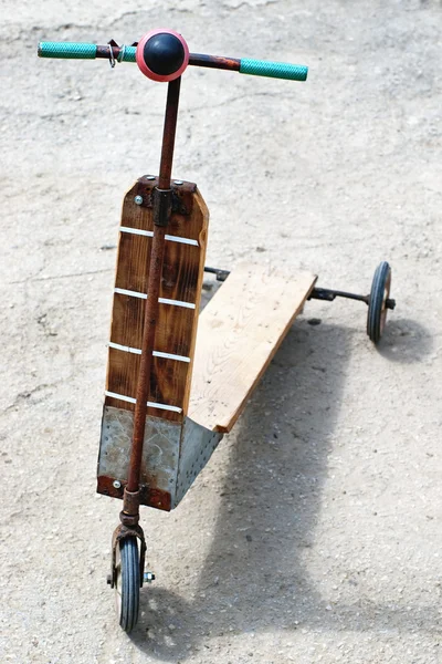 DIY толкает скутер для детей Стоковое Изображение