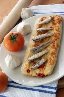 taş fırında pişmiş pizza