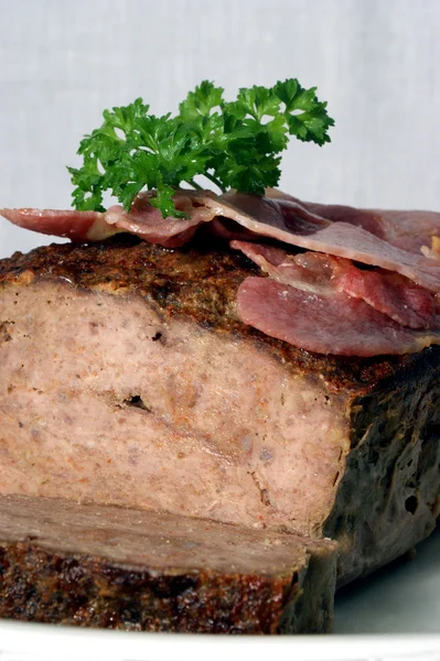 Pan de carne al horno con perejil orgánico —  Fotos de Stock