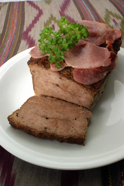 Baked meat loaf with organic parsley — Stock Photo, Image