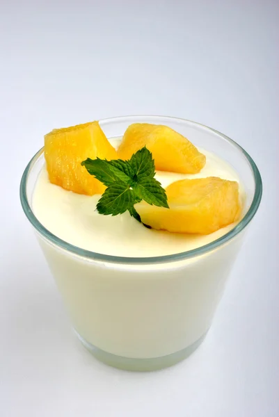 Nature yoghurt and wild fruits — Stock Photo, Image