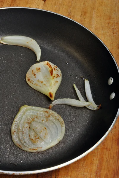 Organik kızarmış soğan yağ ile — Stok fotoğraf